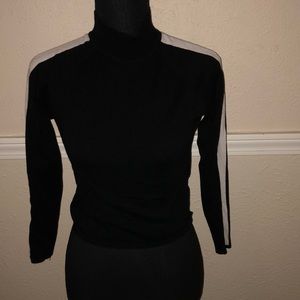 Black And White Long Sleeve Crop Top Size small